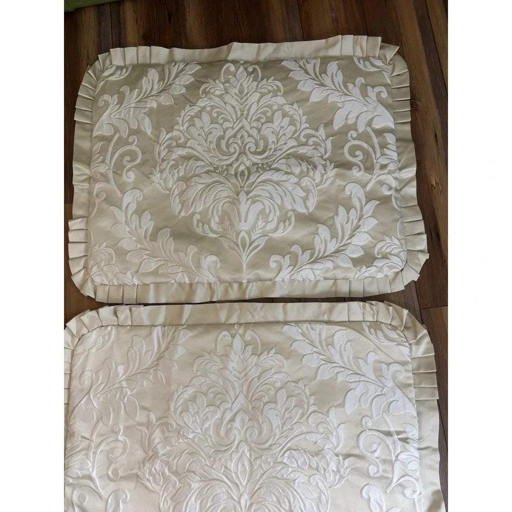 J.QUEEN Damask Quilted Shams Pair Standard Ivory Beige Reversible 30